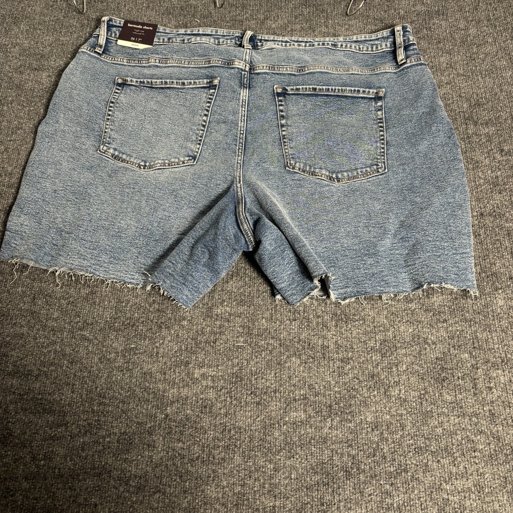 Ava & Viv Womens Plus Size 26 Bermuda Shorts High Rise Relaxed Stretch Denim NWT - Picture 2 of 10